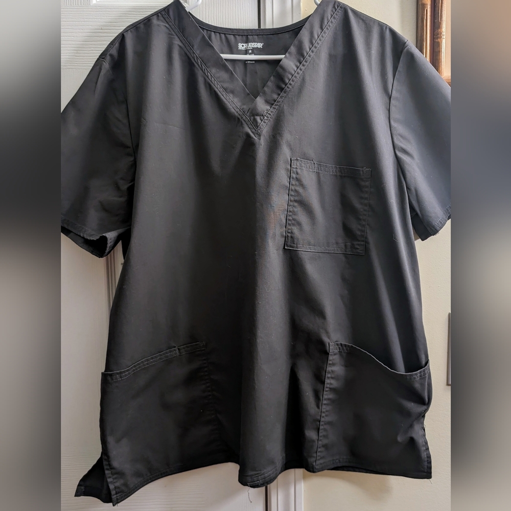 Women's scrub top.(XLG) .  .